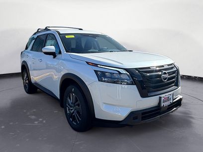 New 2025 Nissan Pathfinder SV w/ Black Appearance Package