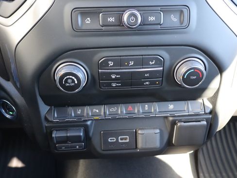 Certified 2024 Chevrolet Silverado 2500 Custom w/ Custom Value Package image 29