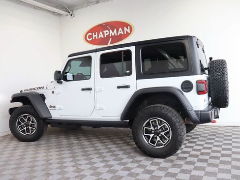 Used 2026 Jeep Wrangler Unlimited Rubicon AWD/4WD image 3