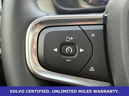 Certified 2025 Volvo XC40 B5 Plus AWD/4WD image 16