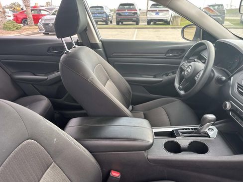 Used 2024 Nissan Altima 2.5 S image 11