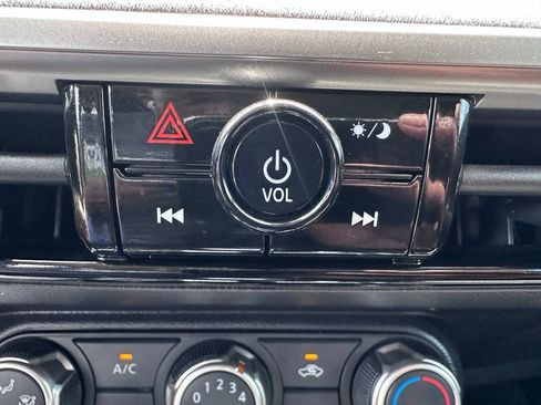 Used 2025 Nissan Kicks SV FWD image 20
