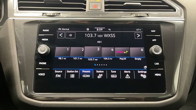 Used 2021 Volkswagen Tiguan SEL AWD/4WD image 17
