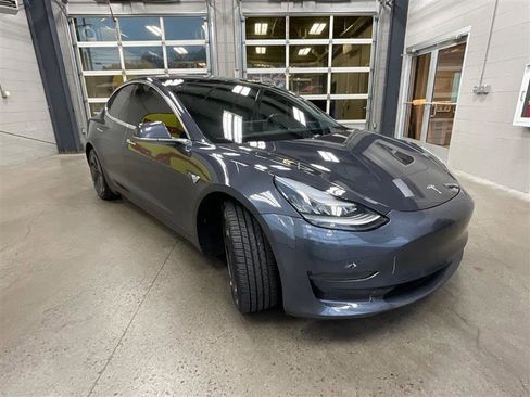 Used 2018 Tesla Model 3 Long Range image 7