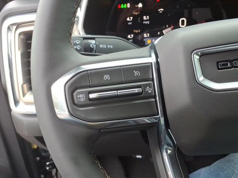 New 2026 GMC Canyon Denali image 17