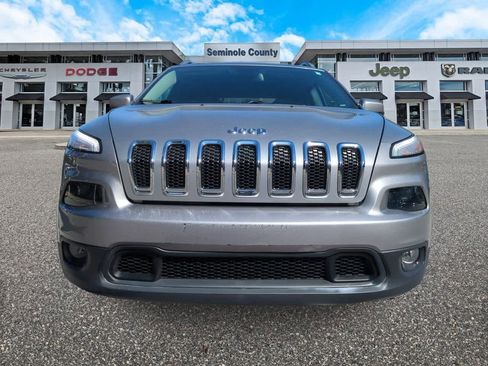 Used 2017 Jeep Cherokee Latitude image 3