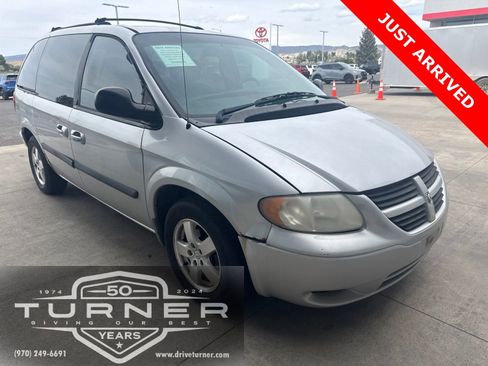 Used 2006 Dodge Caravan SXT w/ Popular Equipment Group I FWD image 1