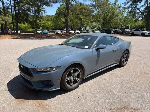 Used 2025 Ford Mustang Coupe RWD image 1