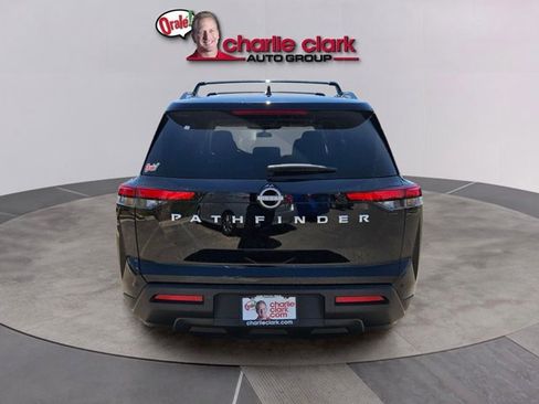 Certified 2025 Nissan Pathfinder SV FWD image 4