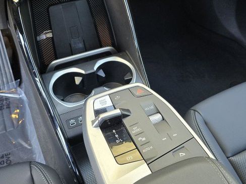 Certified 2025 BMW X2 xDrive28i w/ Premium Package image 20