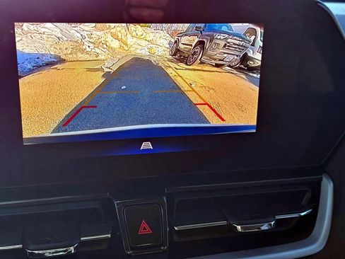 Used 2025 Chevrolet TrailBlazer LT w/ Driver Confidence Package image 18