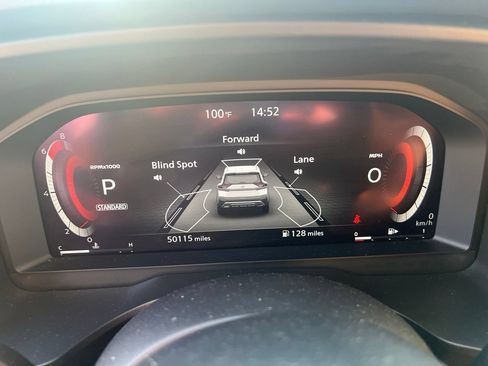 Used 2023 Nissan Rogue Platinum w/ Platinum Premium Package FWD image 11