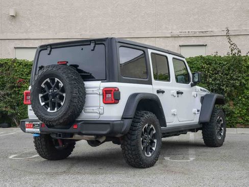 Used 2024 Jeep Wrangler Unlimited Rubicon 4xe AWD/4WD image 9