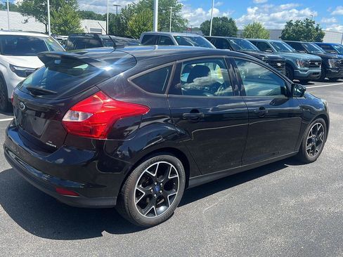 Used 2014 Ford Focus SE w/ Equipment Group 201A FWD image 4