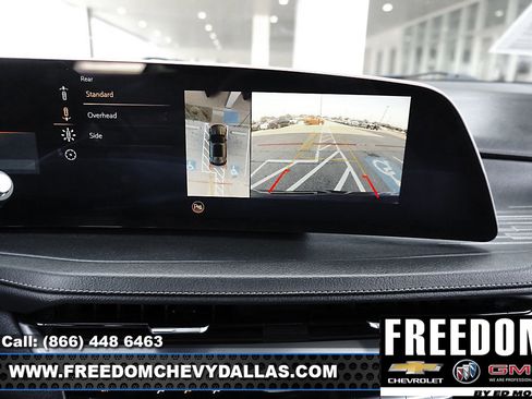 Used 2025 Cadillac XT4 Premium Luxury image 5