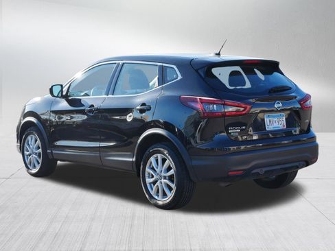Used 2021 Nissan Rogue Sport S image 5