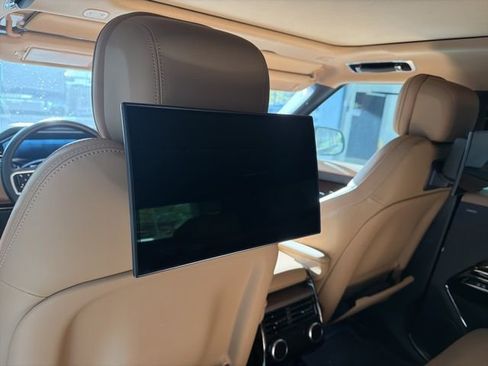 Used 2023 Land Rover Range Rover Sport SE image 13