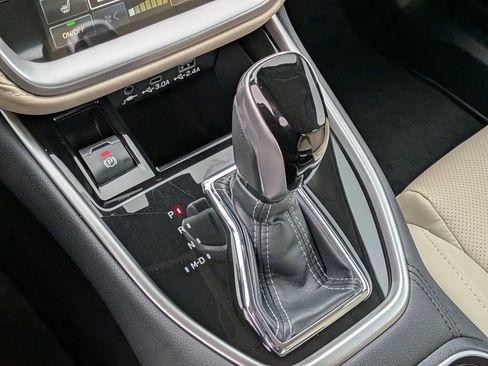 Certified 2025 Subaru Legacy Limited image 23