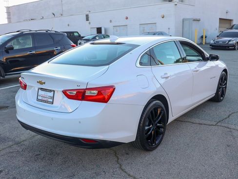 Used 2025 Chevrolet Malibu LT image 3