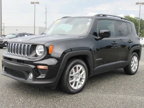 Used 2020 Jeep Renegade Latitude FWD image 3