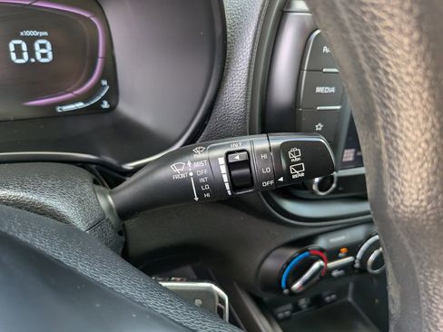 Certified 2023 Kia Soul LX w/ LX Technology Package FWD image 31