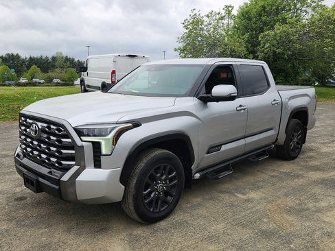 Used 2023 Toyota Tundra Platinum AWD/4WD image 3
