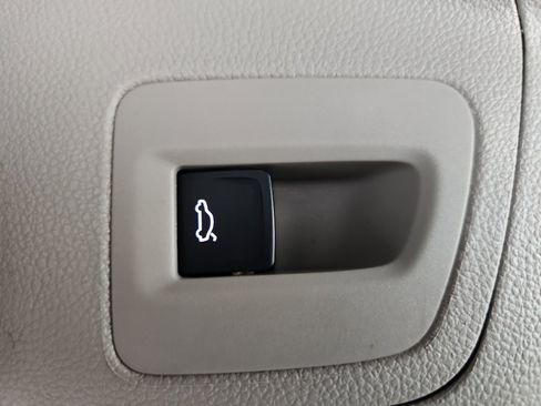 Used 2018 Volkswagen Atlas SE image 10