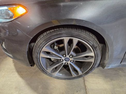 Used 2020 Ford Fusion Titanium AWD/4WD image 3