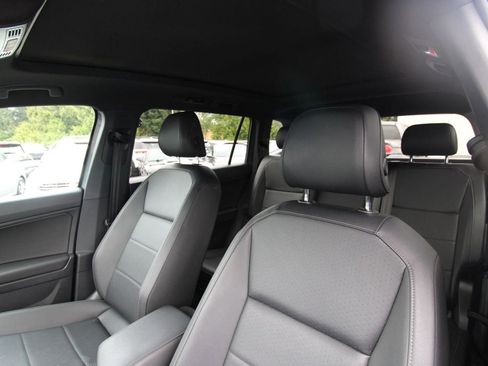 Used 2019 Volkswagen Tiguan SEL Premium R-Line AWD/4WD image 12