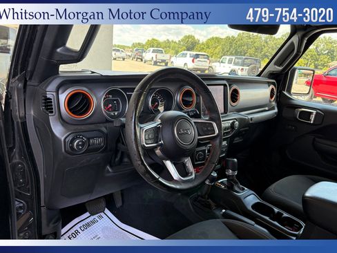 Used 2022 Jeep Gladiator Mojave w/ Cold Weather Group image 10