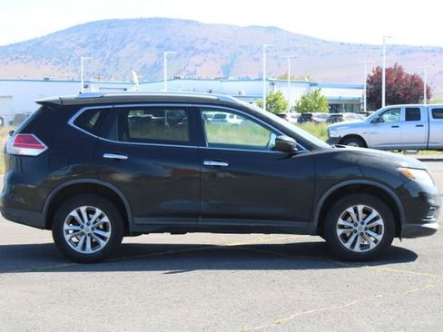 Used 2016 Nissan Rogue SV AWD/4WD image 7