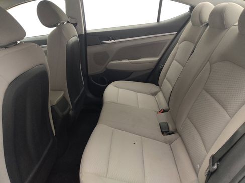 Used 2019 Hyundai Elantra SEL image 18