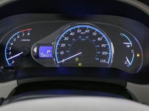 Used 2014 Toyota Sienna XLE FWD image 32