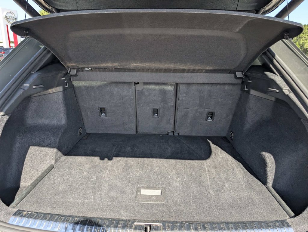 Used 2025 Audi Q3 2.0T Premium AWD/4WD image 12