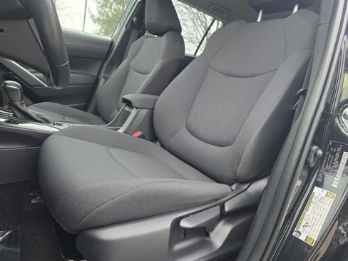 Used 2022 Toyota Corolla Cross LE image 24