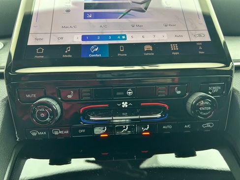 New 2025 Jeep Grand Cherokee Limited w/ Black Appearance Package image 23