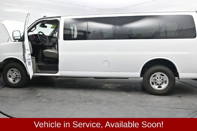 Used 2024 Chevrolet Express 3500 LS RWD image 46
