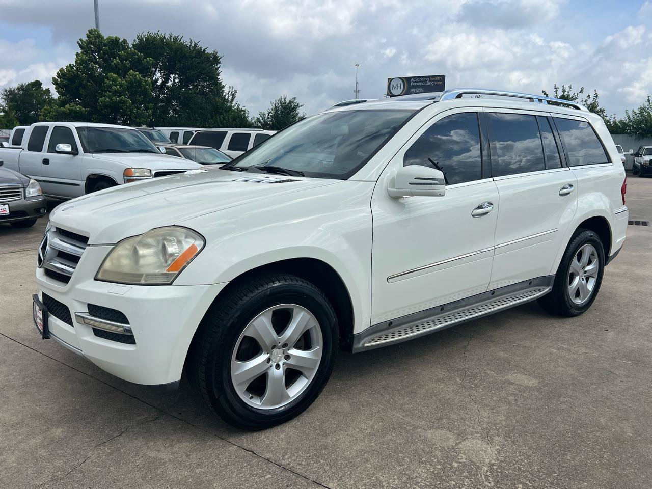 Used 2012 Mercedes-Benz GL 450 4MATIC image 2