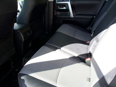 Used 2022 Toyota 4Runner SR5 Premium w/ Moonroof Package AWD/4WD image 18