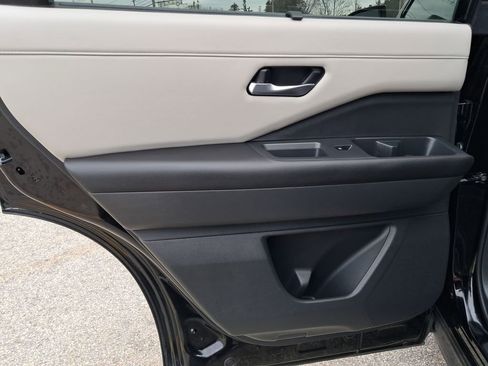 Used 2022 Nissan Pathfinder SL image 10