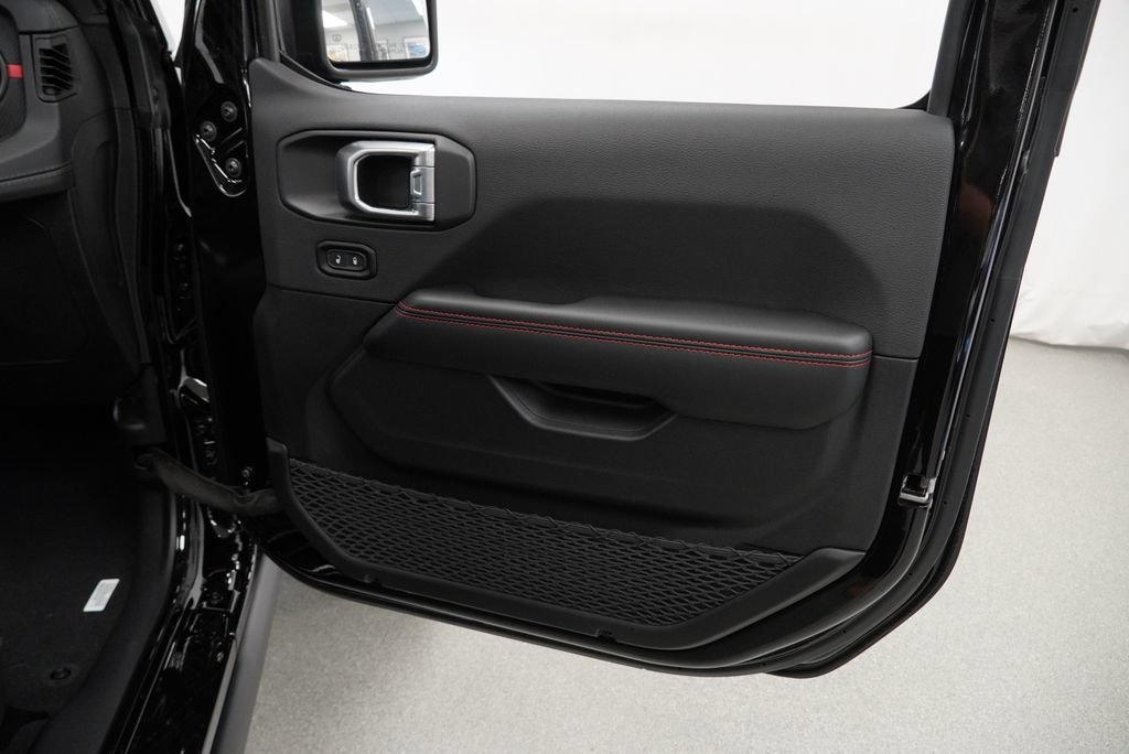 New 2026 Jeep Wrangler Unlimited Rubicon AWD/4WD image 33