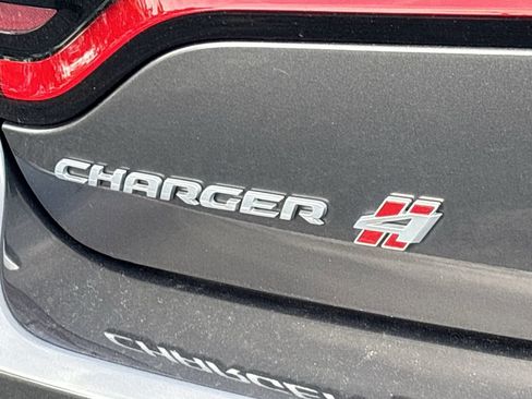 Used 2020 Dodge Charger SXT image 9