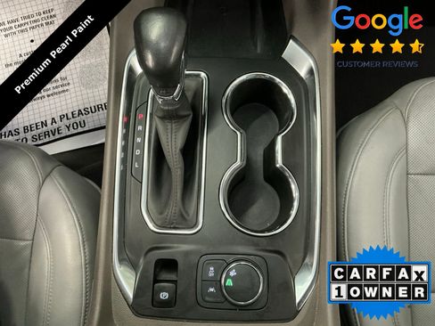 Used 2021 Chevrolet Traverse Premier FWD image 25