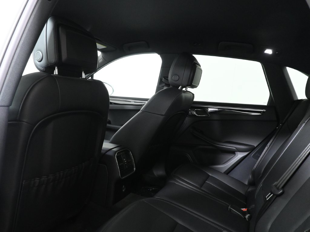 Used 2023 Porsche Macan S AWD/4WD image 35