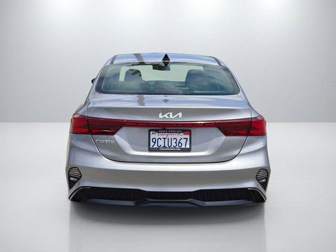 Used 2022 Kia Forte LXS FWD image 9