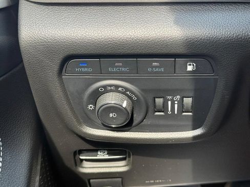Certified 2023 Jeep Grand Cherokee 4WD 4xe w/ Luxury Tech Group II image 20
