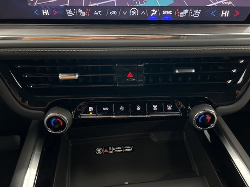 New 2026 Chevrolet Suburban Premier image 17