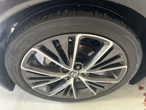 Used 2026 Toyota Prius XLE FWD image 18