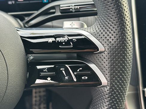 Certified 2025 Mercedes-Benz GLC 300 image 28