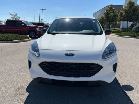 Used 2022 Ford Escape SE w/ SE Sport Appearance Package FWD image 2